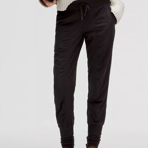 lululemon dance studio mid-rise jogger 7/8 like new sz 6